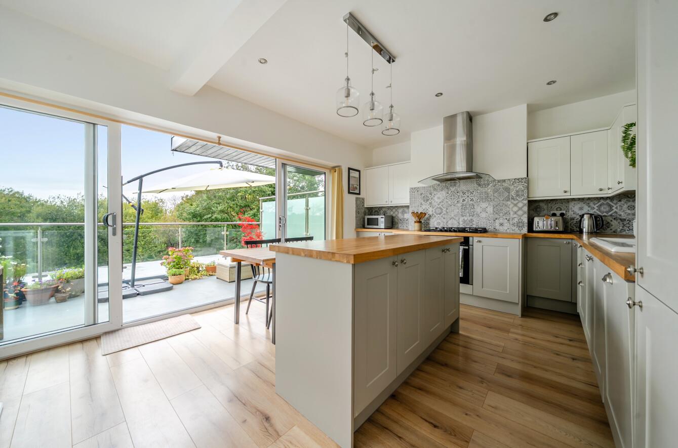 Gower Road, Killay, Swansea, SA2 7DY